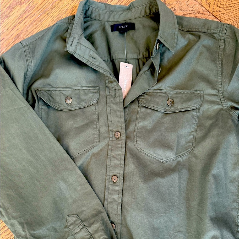 Jcrew women’s army green button down shirt NWT size XS